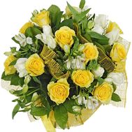 Біло-жовтий букет квітів