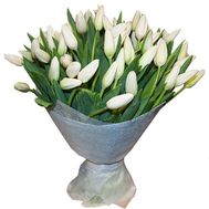 Large bouquet of white tulips