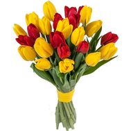 Contrast bouquet of tulips