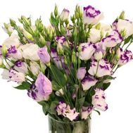 Лизиантусы в букете