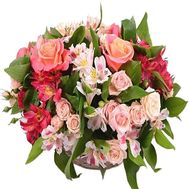 Милая композиция в корзине