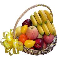 Невеликий подарунковий кошик фруктів