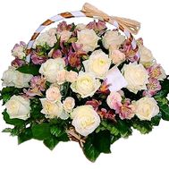 Нежная корзина цветов