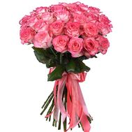 Delicate bouquet of roses