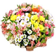 Строкатий букет квітів