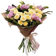 Чудовий букет із орхідеями