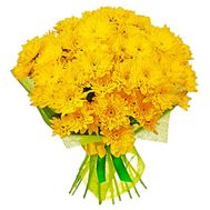 Yellow chrysanthemums in a bouquet