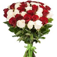 Чудовий букет імпортних троянд