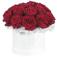 25 red roses in a round box