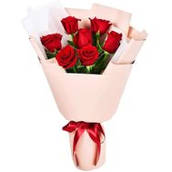 Букет із 7 червоних троянд