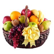 Кошик солодких фруктів