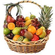 Велика корзина фруктів