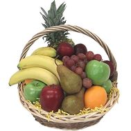 Кошик різних фруктів