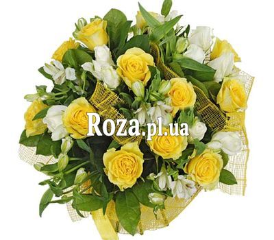 White and yellow bouquet of flowers White and yellow bouquet of flowers