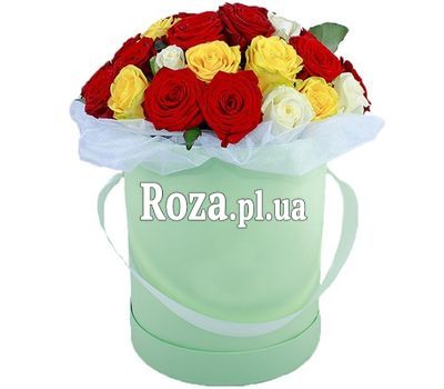 Разноцветные розы в шляпной коробке Разноцветные розы в шляпной коробке