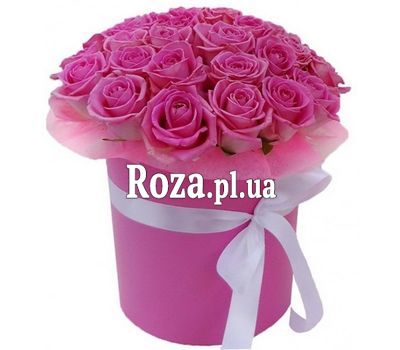 Розовые розы в шляпной коробке Розовые розы в шляпной коробке