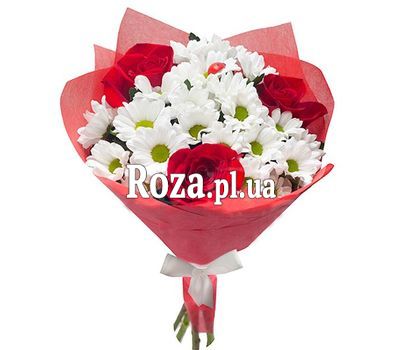 Букет из 3 роз и 4 хризантем Букет из 3 роз и 4 хризантем