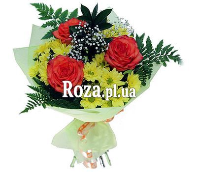 Букет із 3 троянд і 4 хризантем Букет із 3 троянд і 4 хризантем